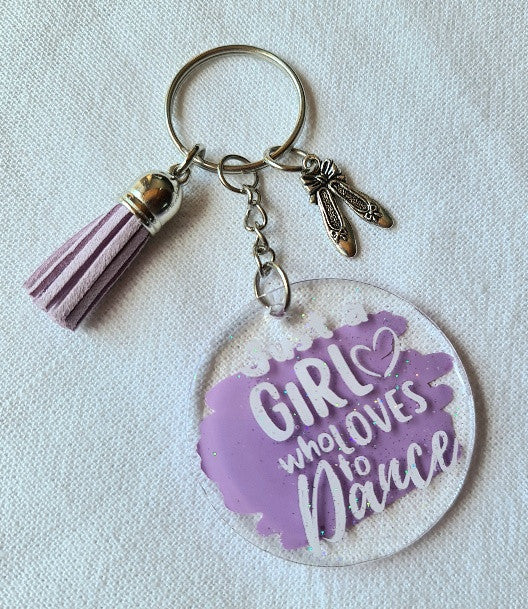 Acrylic key ring in lilac - Girl who loves to dance
